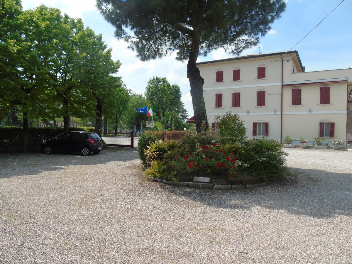 Albergo Grifone 1891 Peschiera del Garda Exterior foto